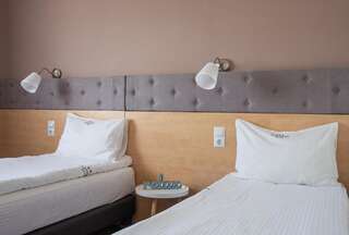 Отель Vila Camino Сату-Маре Двухместный номер с 1 кроватью или 2 отдельными кроватями-2